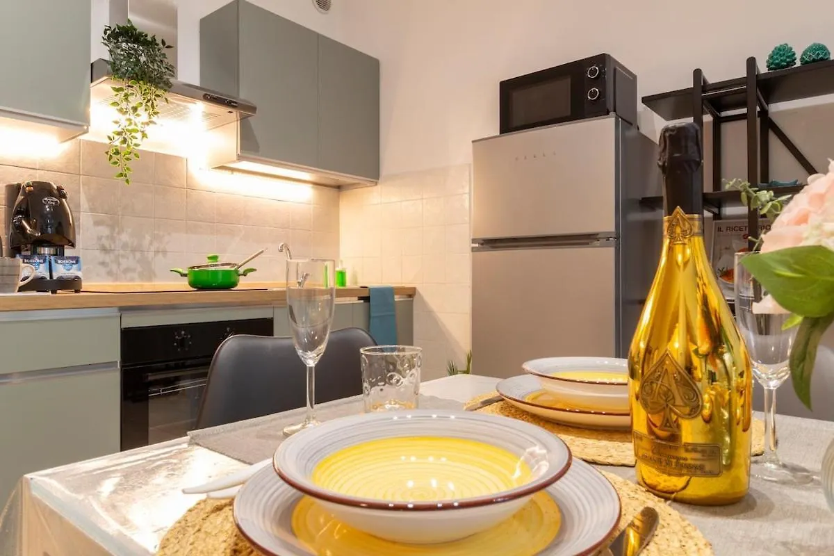 Luxapartment - Park View - Patio - Parking Milan 0*,  Italy